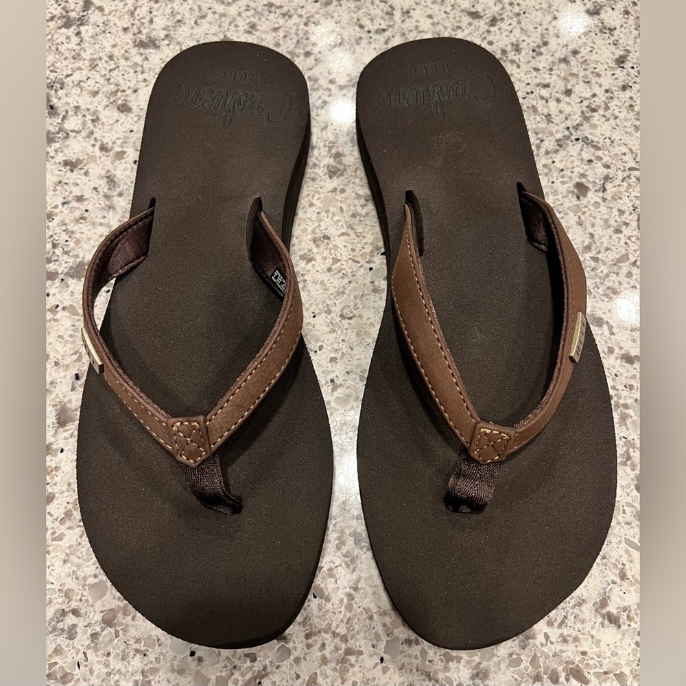 Reef NWOT Cushion Luna Sandals Size 8 (but fits like 7.5)